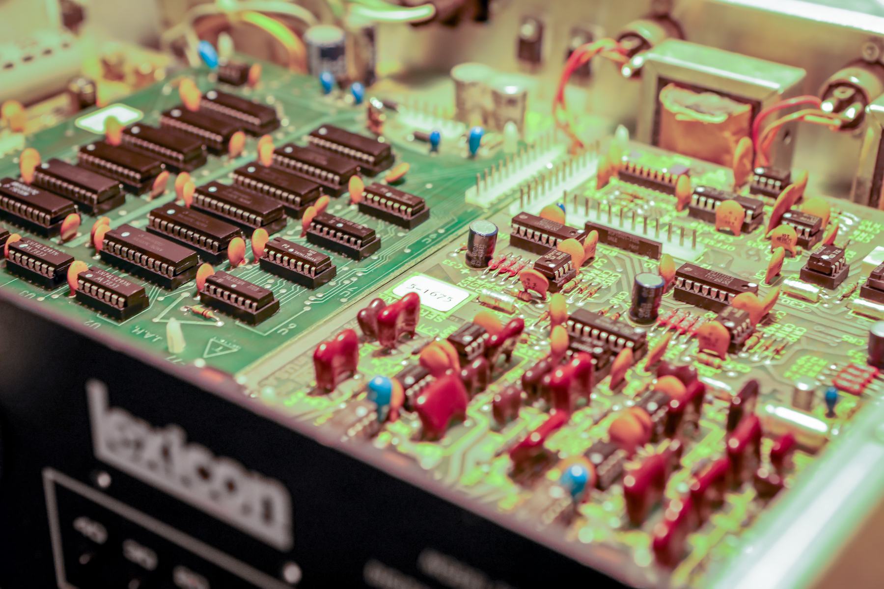 Vintage early digital delay stereo dual mono delay delai PCM Lexicon delta T model 92 hardware